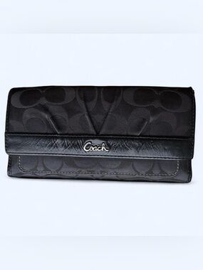 Vintage COACH Jacquard Pleated Wallet